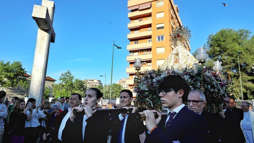 Las imágenes de la llegada de Lledó a a la iglesia de Santo Tomás de Villanueva