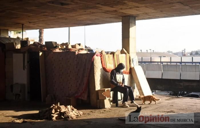 Tensión en San Pío X durante el desalojo de okupas en un edificio abandonado