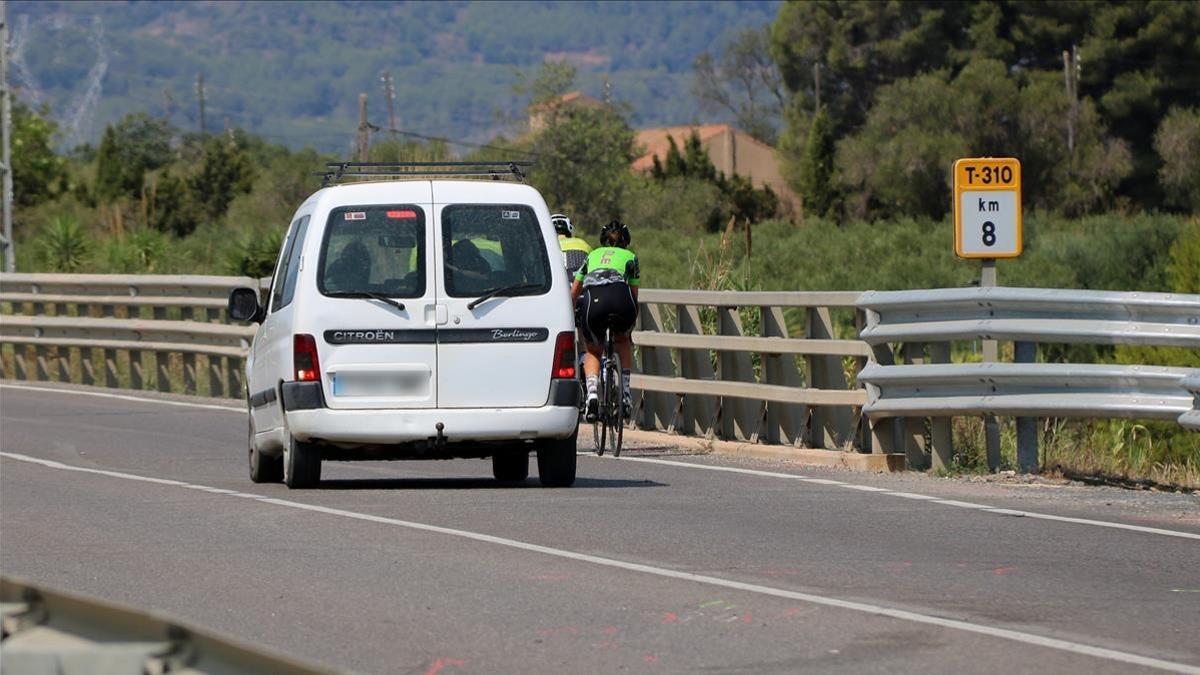 Lugar del accidente mortal con dos ciclistas  en Montbrió