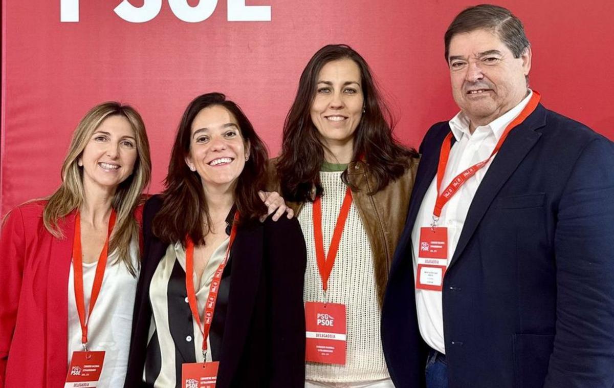 Nereida Canosa, Inés Rey, Noemí Díaz y Julio Abalde, ayer. |   // LOC
