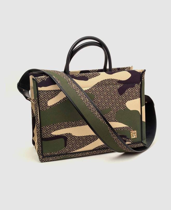 Bolso 'tote' XXL de estampado militar de Space Flamingo