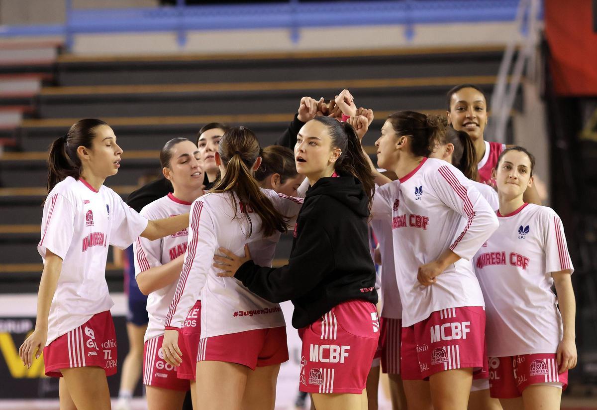 Bona victòria de les manresanes en el primer partit del cap de setmana a Galícia