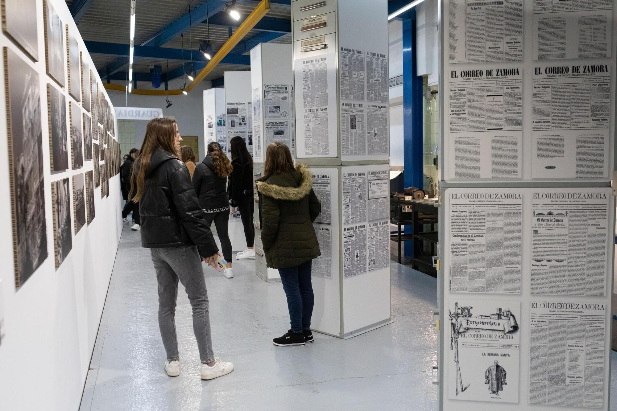 Visita a la exposición del periódico de LA OPINIÓN-EL CORREO DE ZAMORA