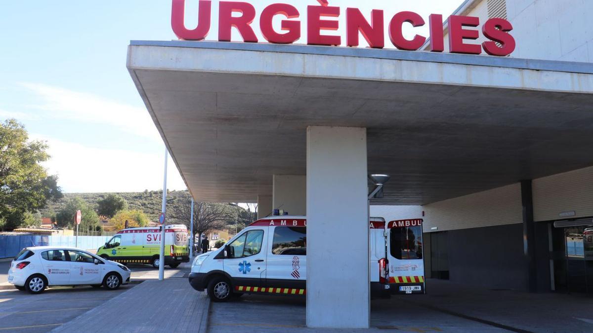 Los tres heridos, con lesiones por arma blanca, fueron evacuados al Hospital de Llíria. I. CABANES