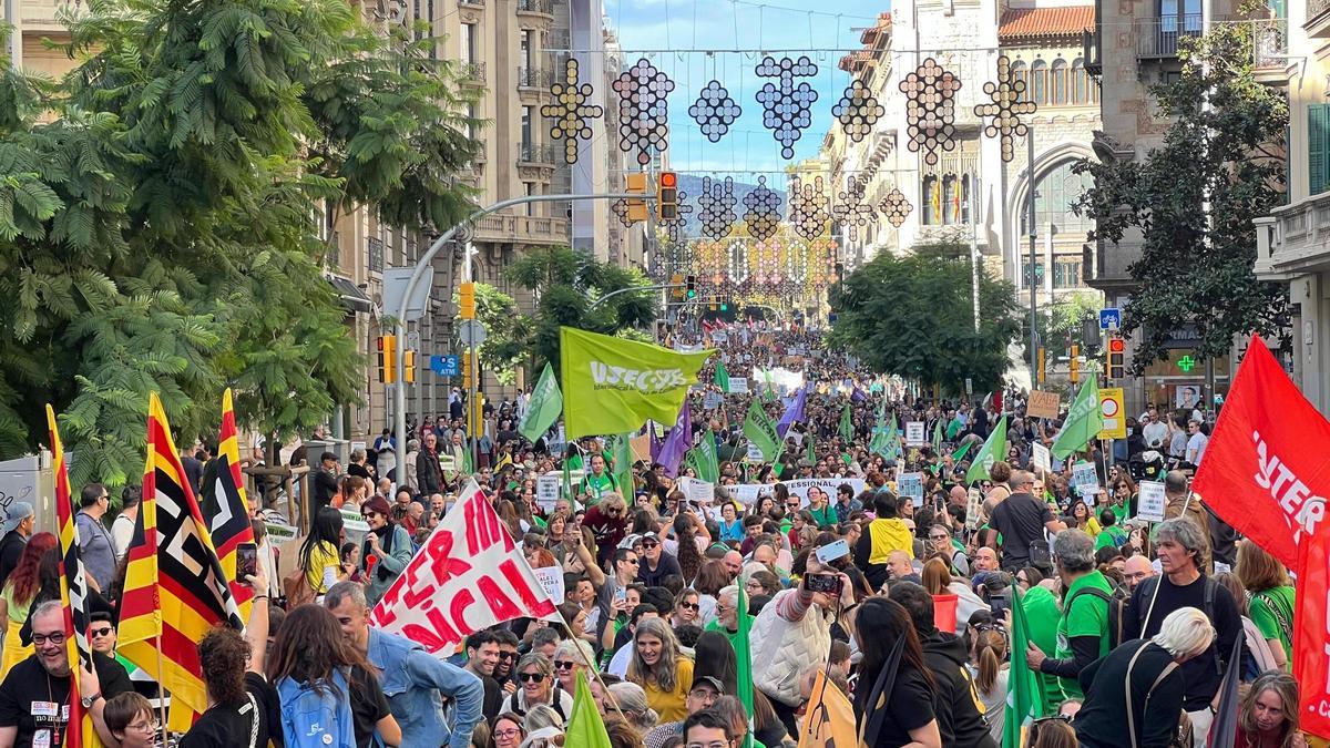Manifestación de maestros y profesores este sábado 15 de noviembre en Barcelona.