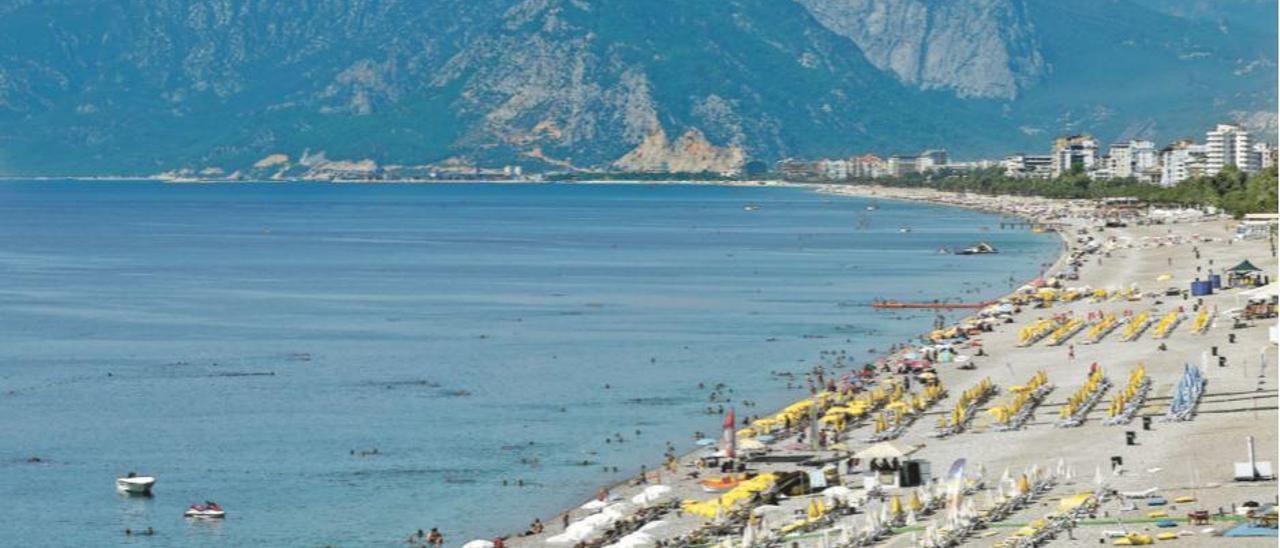 Antalya, la playa que quita el sueño a Benidorm