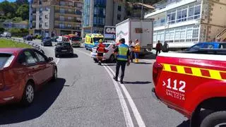 El conductor de un taxi da positivo por alcohol tras colisionar con un camión en Poio