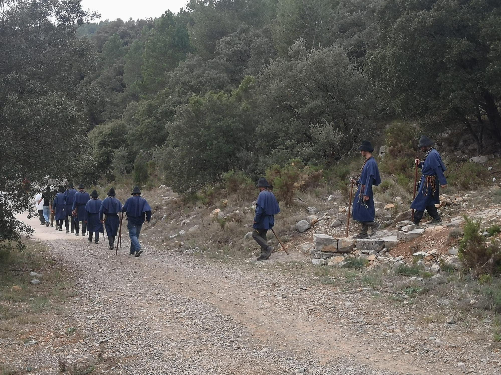 Siguiendo a Els Pelegrins de les Useres desde Navajas