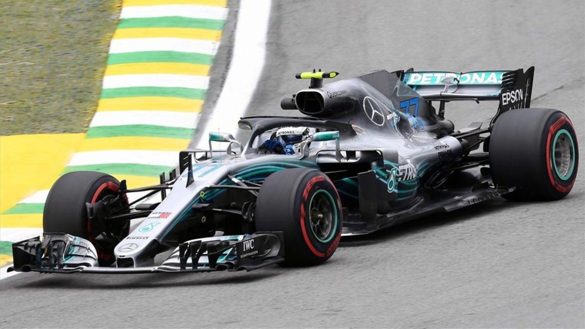 Bottas rodando en el circuito brasileño de Interlagos