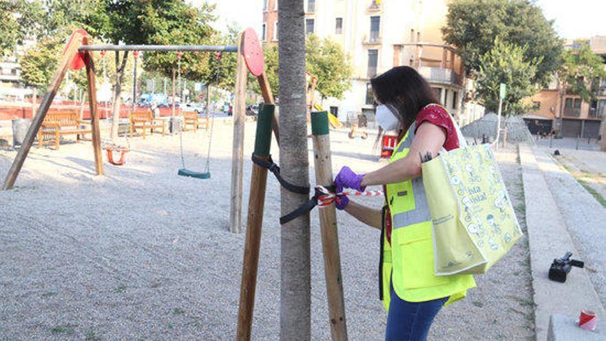 Arrenquen les restriccions a Girona i Salt als parcs infantils i als mercats