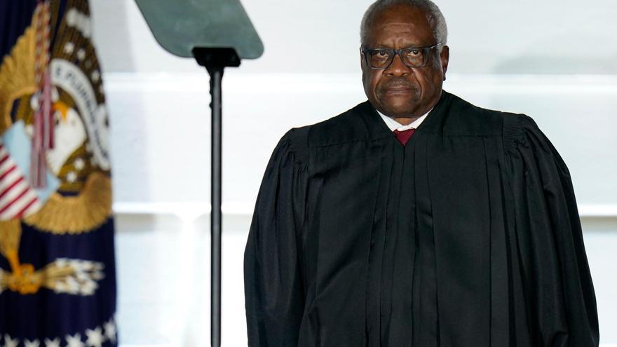 El juez conservador del Tribunal Supremo de EE.UU.Clarence Thomas, en una fotografía de archivo. EFE/Chris Kleponis