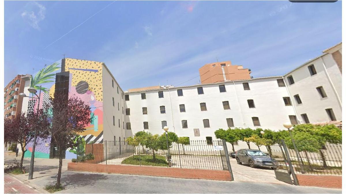 Sede de la JCF, con el tercer piso en la parte superior