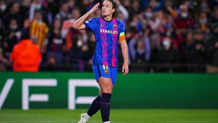 Alexia festeja con la grada su gol, el 4-2 al Madrid en el Camp Nou.