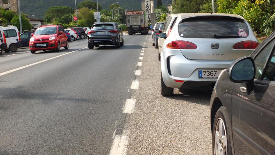 Así terminará el Consell de Mallorca con los coches mal aparcados en la carretera del desvío de Sóller