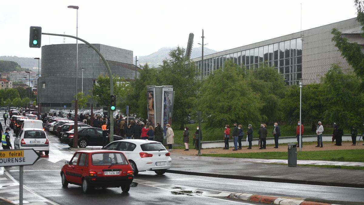 Atascos y colas en las inmediaciones del Recinto Ferial