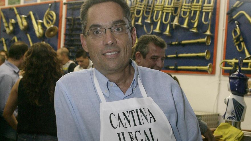Pedro Mengíbar abre su &#039;Cantina Ilegal&#039; con &quot;Aroma a Carnaval&quot;