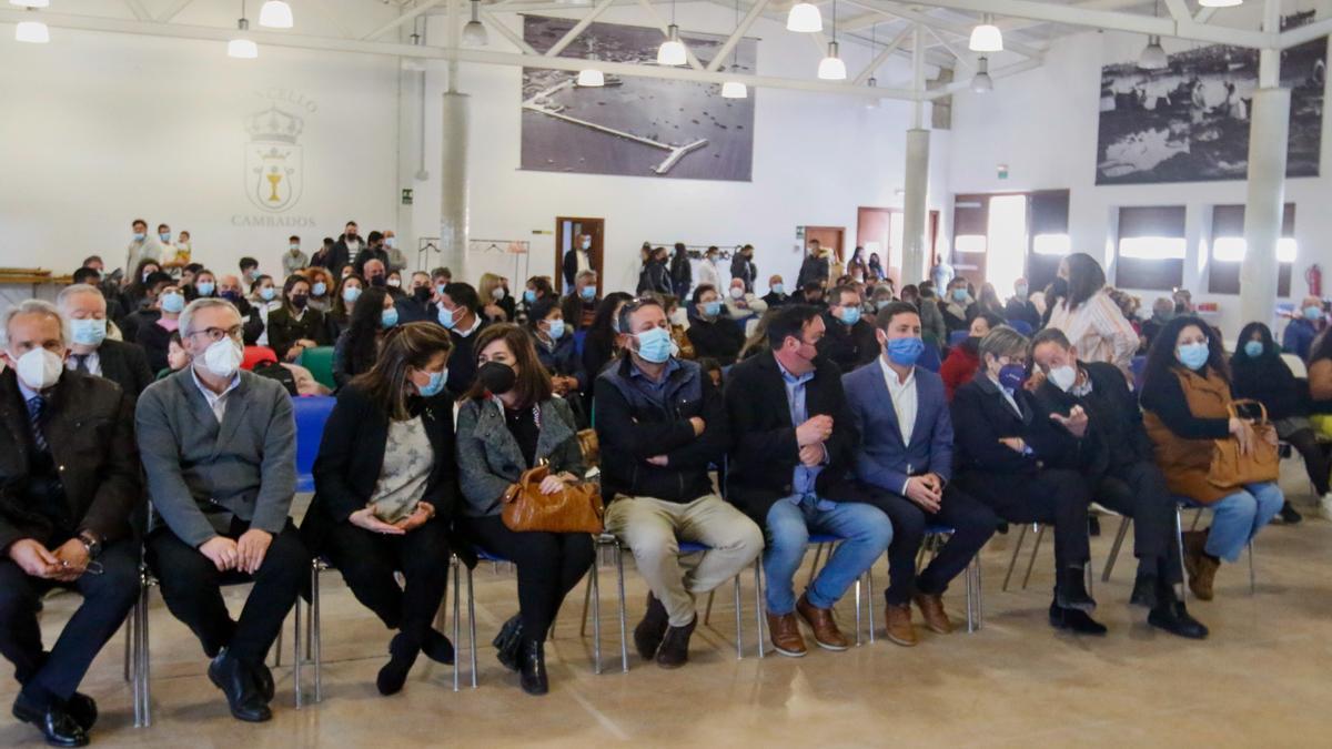 Asistentes a la ceremonia, en el salón José Peña