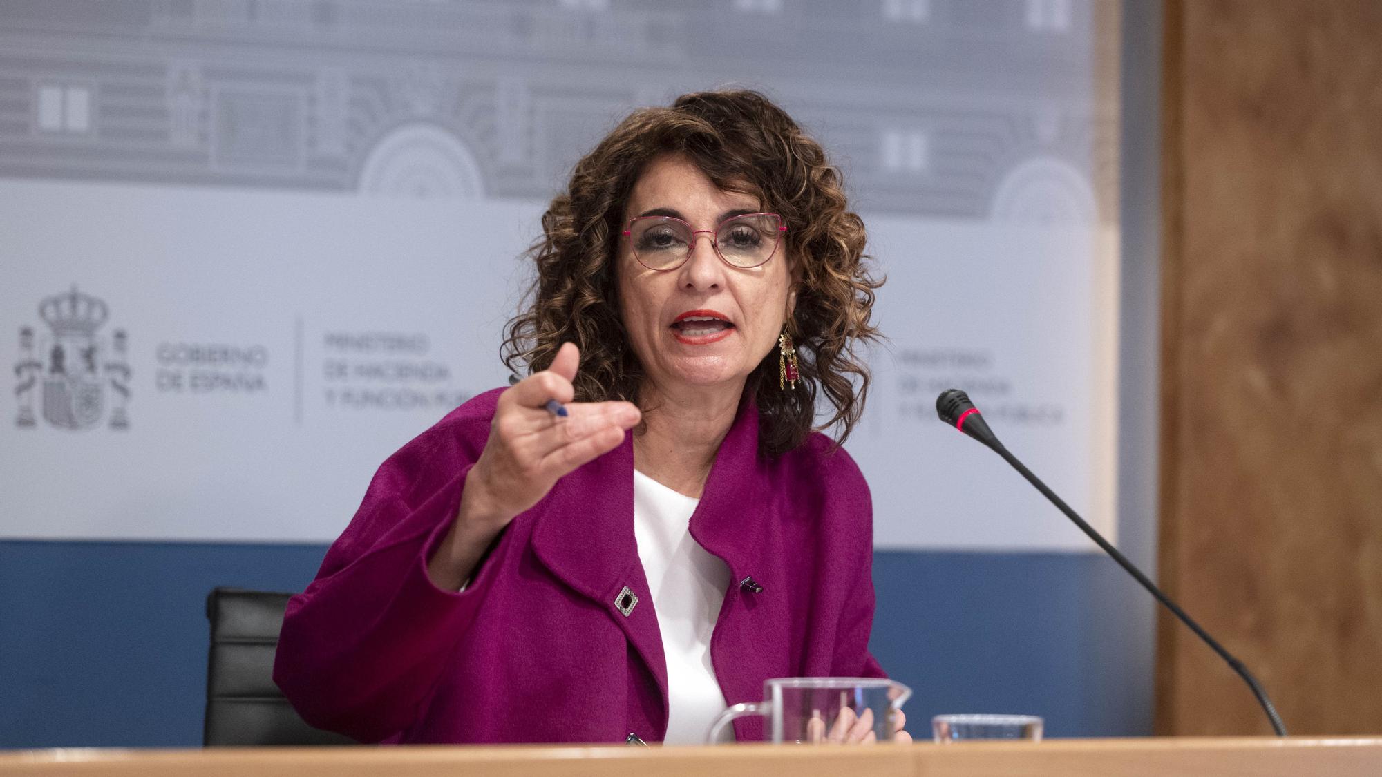 La ministra de Hacienda y Función Pública, María Jesús Montero, durante una comparecencia ante los medios.