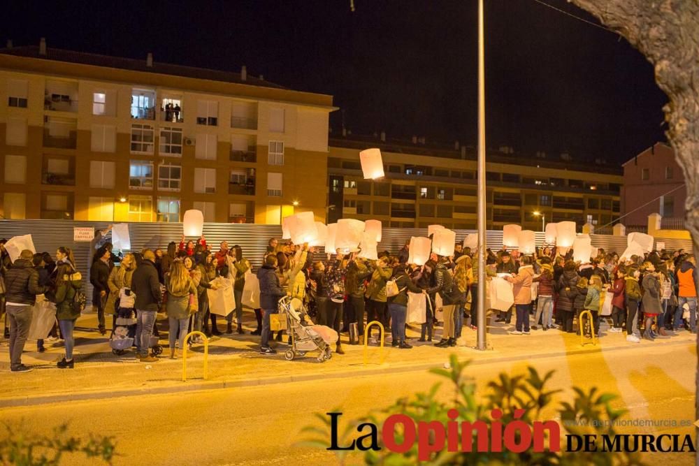 Farolillos solidarios y llegada de Papa Noel en Ca