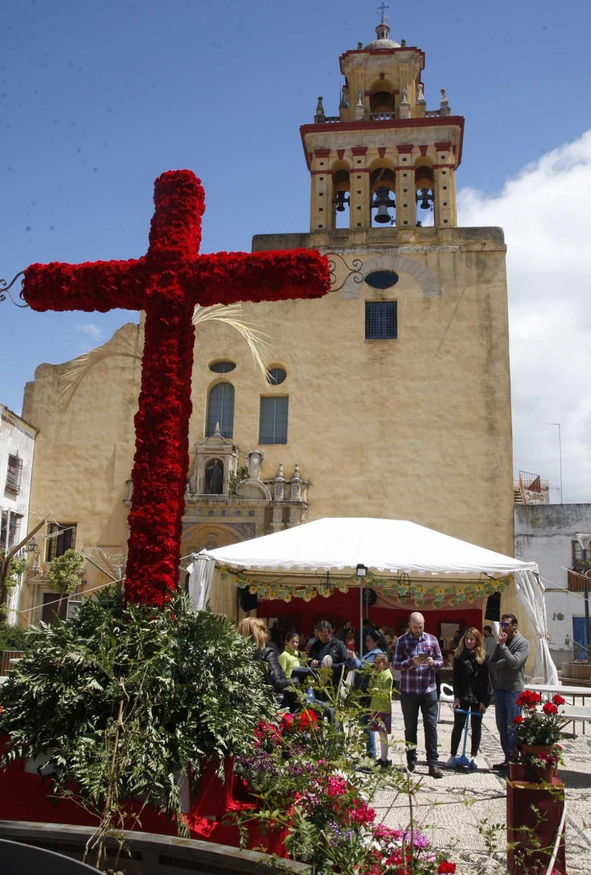 Las cruces, en la recta final