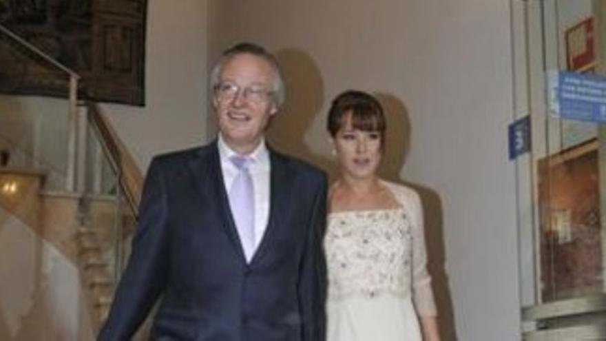 Josep Piqué se casa con la periodista Gloria Lomana