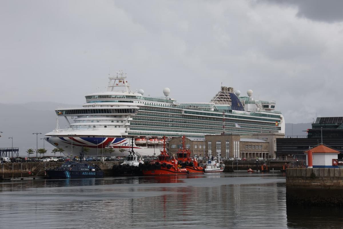 El «Ventura», ayer en Vigo.