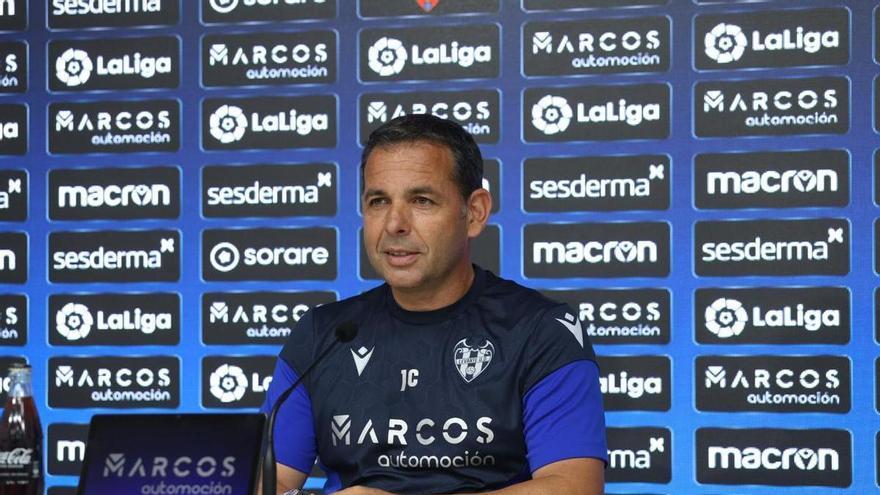 Javi Calleja en la rueda de prensa previa al Levante - Deportivo Alavés