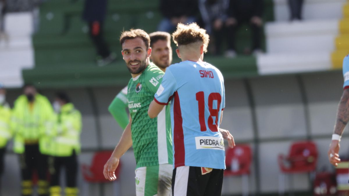 Carlos Daniel, junto a Simo, en uno de los dos encuentros disputados contra el Córdoba CF, la pasada temporada.