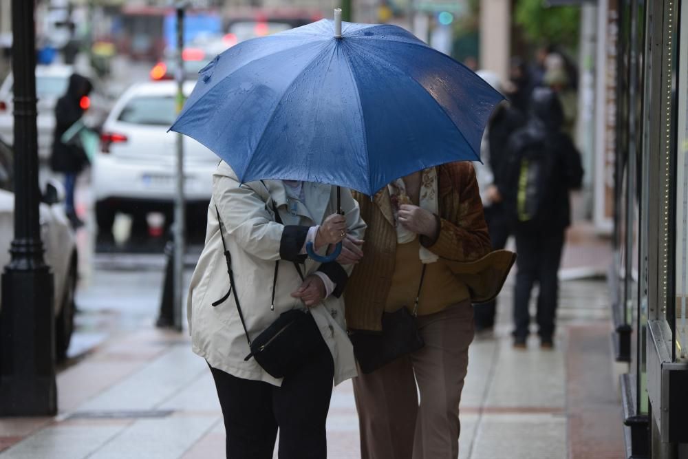 Viento y lluvia en A Coruña por la borrasca Miguel