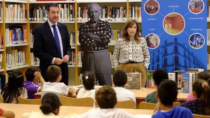 José María Luna y Gemma del Corral presentaron el ciclo «Picasso en las Bibliotecas».