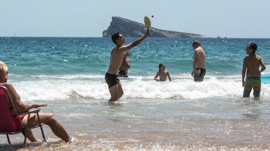 Al sol y la playa de Benidorm le salen rivales