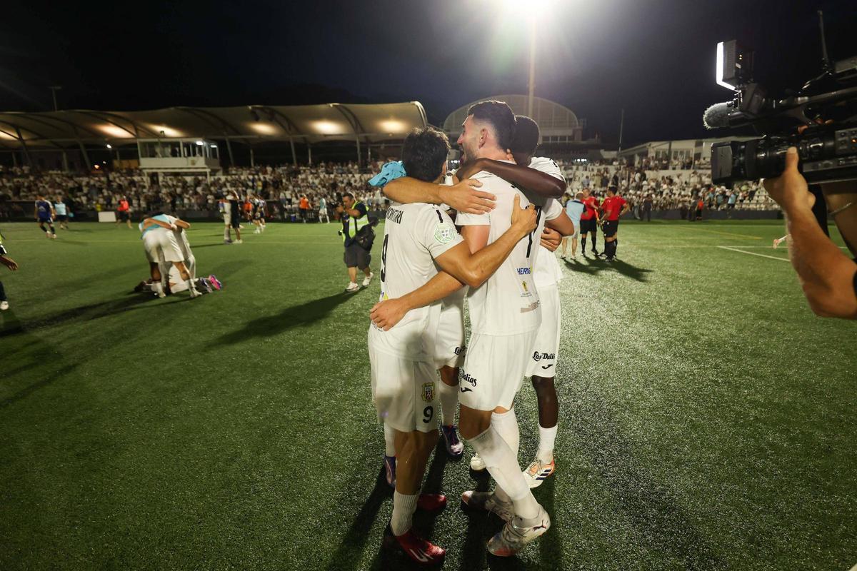 Aquí están las mejores fotos del ascenso de la Peña Deportiva