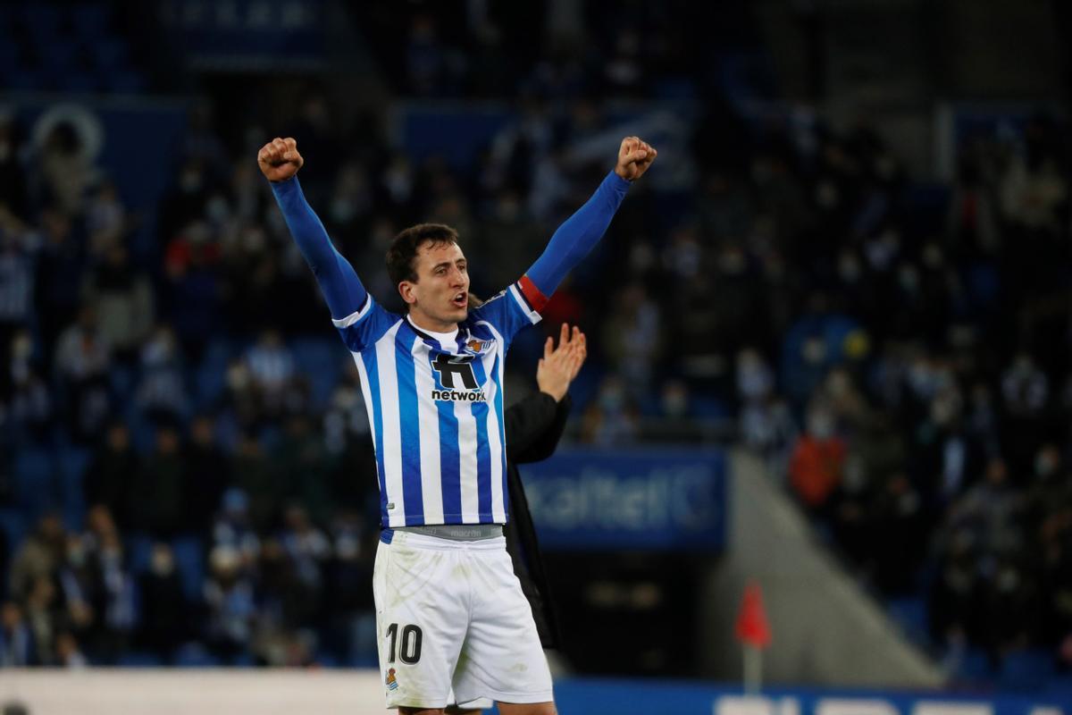 DELANTERO: OYARZABAL (REAL SOCIEDAD)