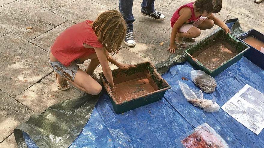 Los niños juegan a ser Miró