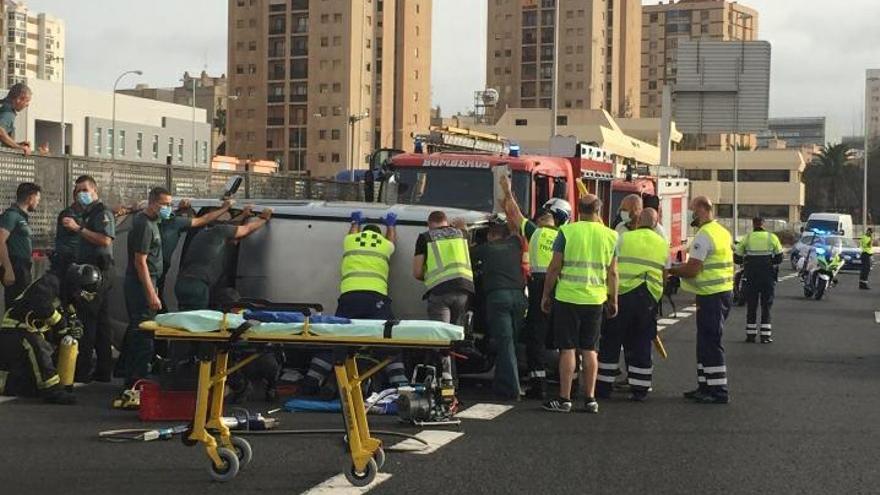 Aparatoso accidente en la Avenida Marítima