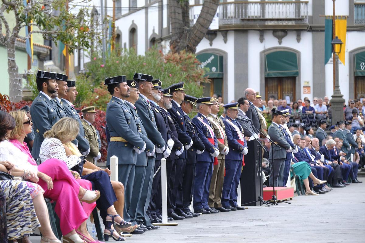 Autoridades asistentes al acto institucional celebrado en Arucas, este viernes.