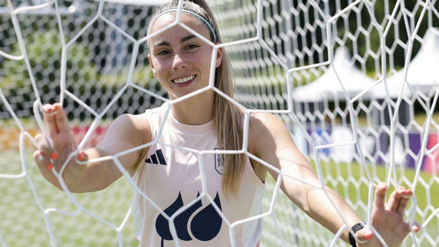 Athenea del Castillo, en la concentració de la selecció a Lausana. | ANA ESCOBAR / EFE