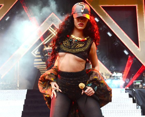 Luciendo 'Underboob': Rihanna
