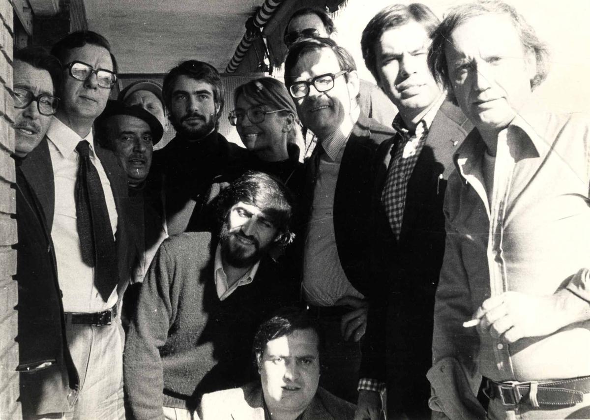 Portabella con Felipe González y Ramón Tamames, entre otros, en 1976.