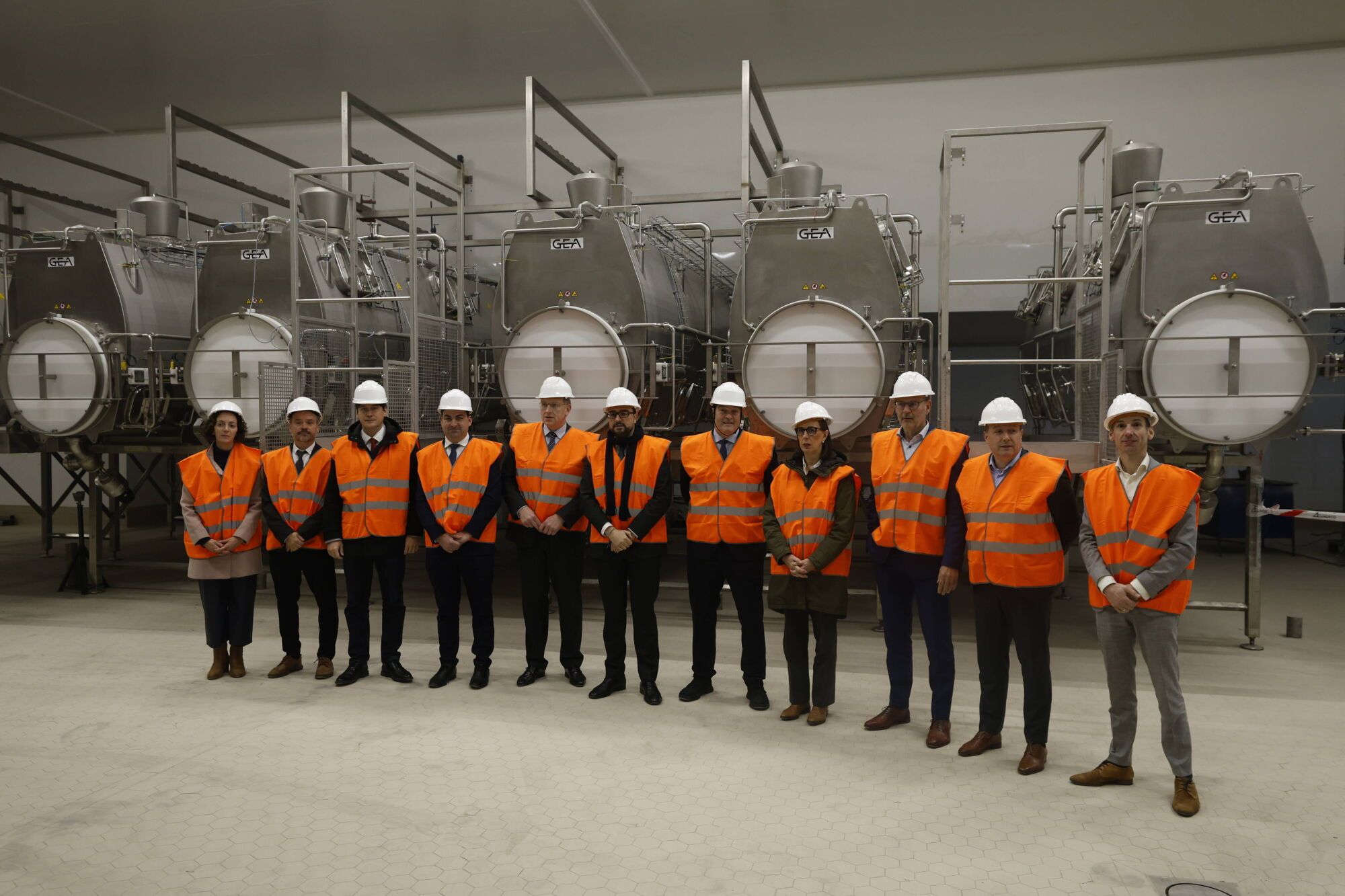 La nueva fábrica de Royal A-Ware en Salas empezará a funcionar en agosto con un centenar de trabajadores