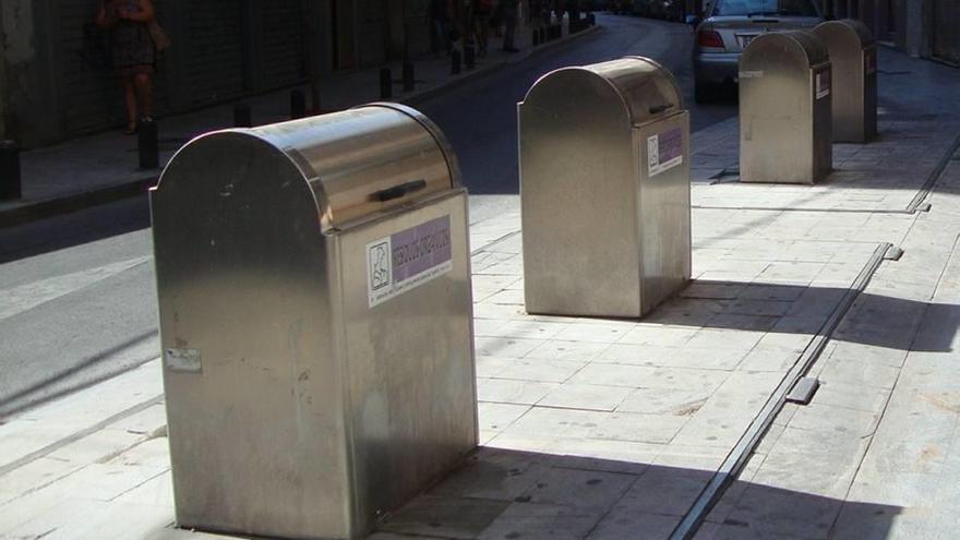 Contenedores soterrados en la calle Sagasta.