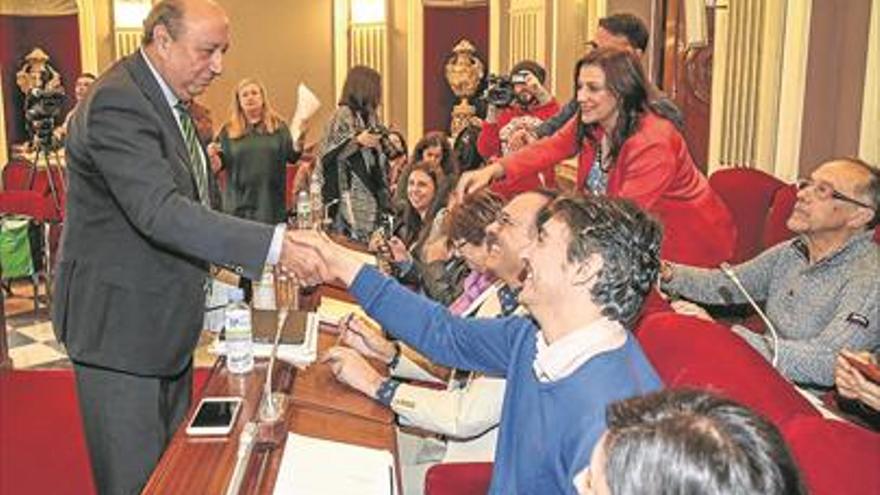 «Me cuesta mucho irme, porque mi ilusión era volver al ayuntamiento»