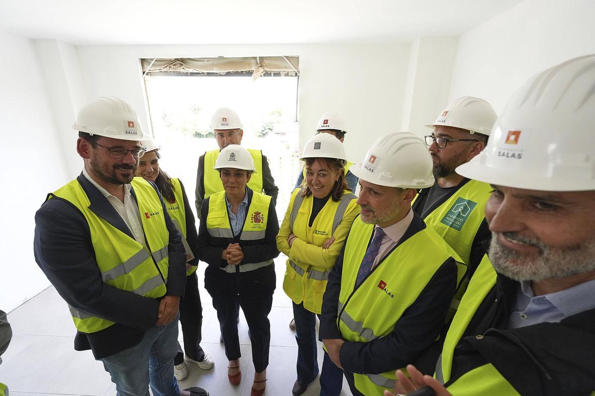 Les imatges de la visita de la ministra d'Habitatge a les obres de pisos protegits a Domeny