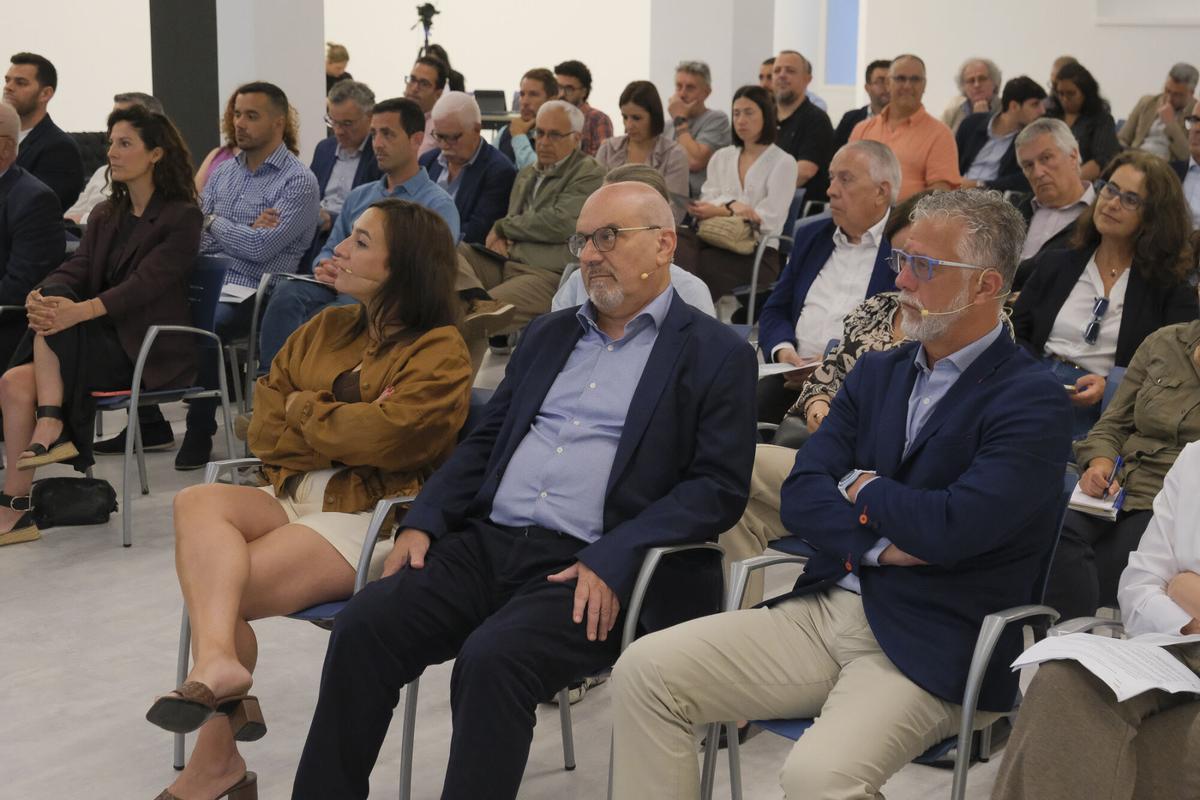 Foro de las jornadas 'Hablemos de...', organizadas por LA PROVINCIA y Guaguas Municipales en el Club LA PROVINCIA