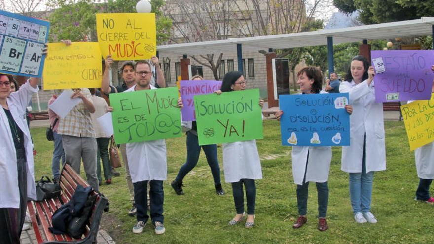 Los trabajadores han organizado una protesta para pedir soluciones