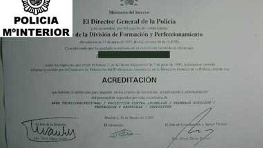Detenidas nueve personas y desarticuladas dos redes de falsificación de diplomas de seguridad privada en Extremadura