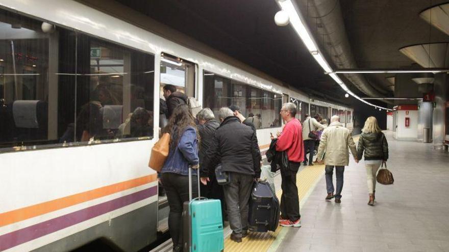 El uso del Cercanías repunta pero sigue sin llegar a 300.000 pasajeros