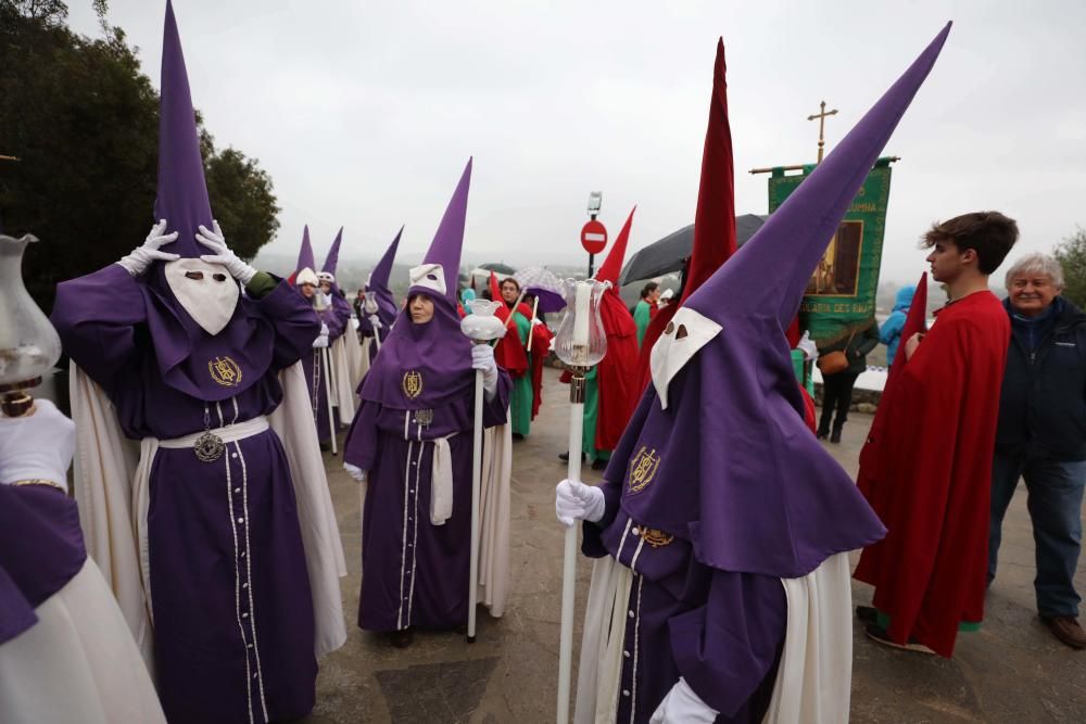 Con más incertidumbre de la esperada en un primer momento, a las 20.10 horas se daba inicio a la procesión