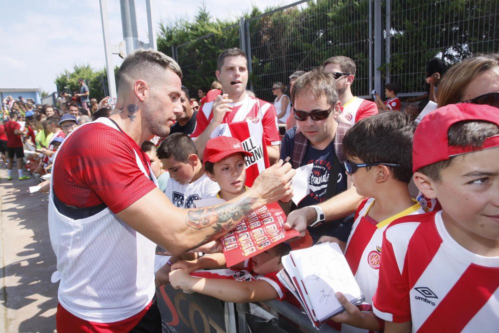 Entrenament de portes obertes del Girona FC a l'Escala