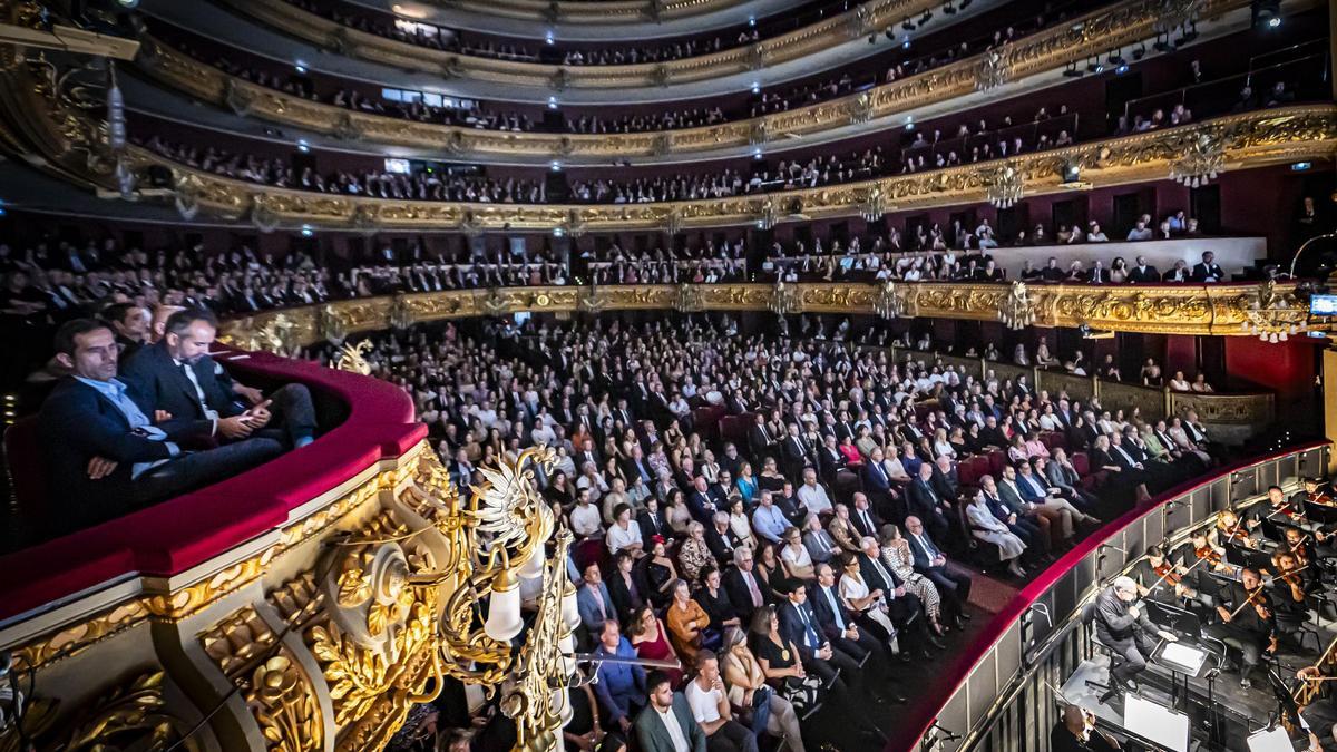 El Gran Teatre del Liceu inaugura la temporada con la ópera "Eugene Onegin", de Chaikovski.